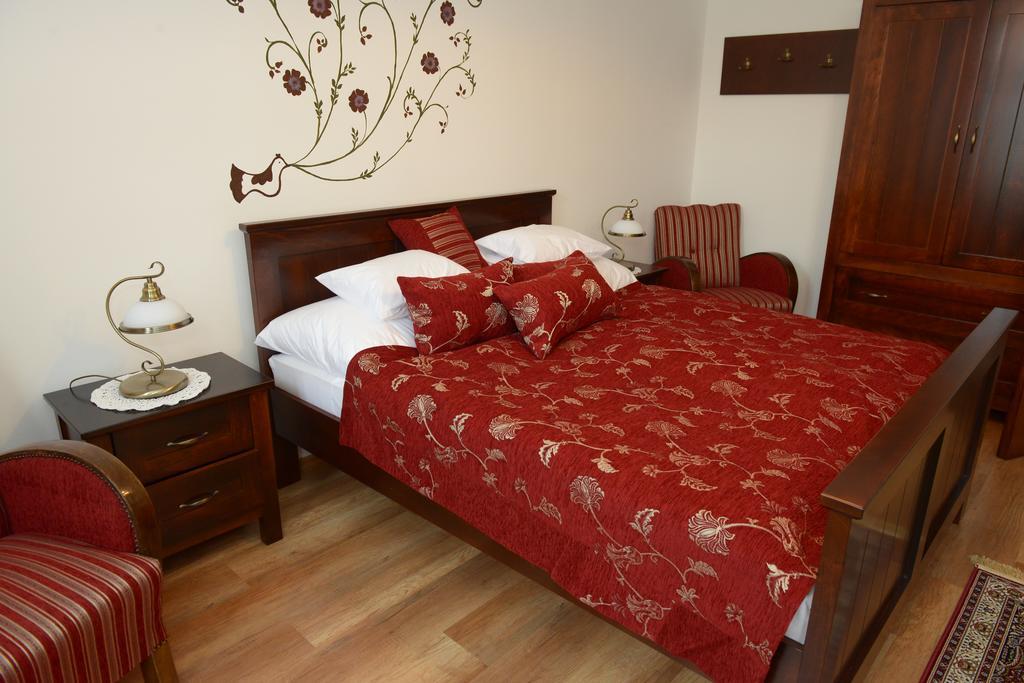 Levendula Porta Es Pajtaszinhaz Hotel Orfű Cameră foto